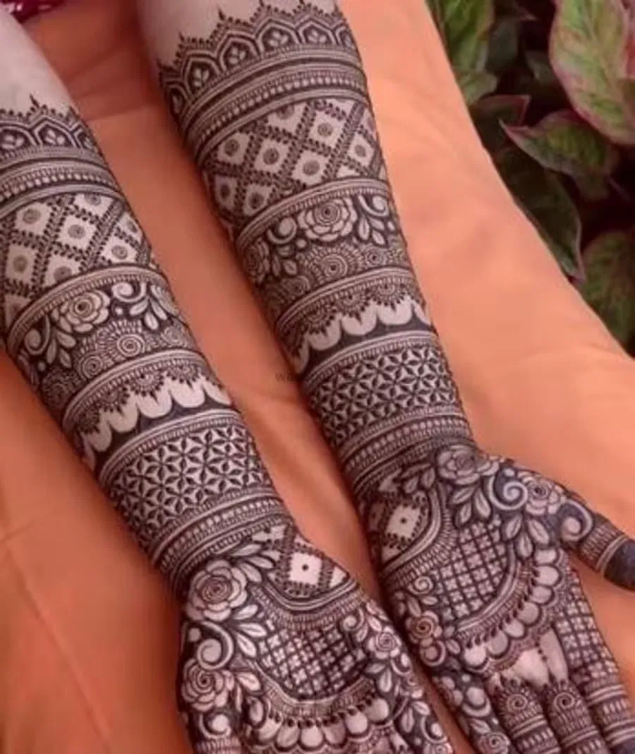 Back Hand Mehndi Design with Figures