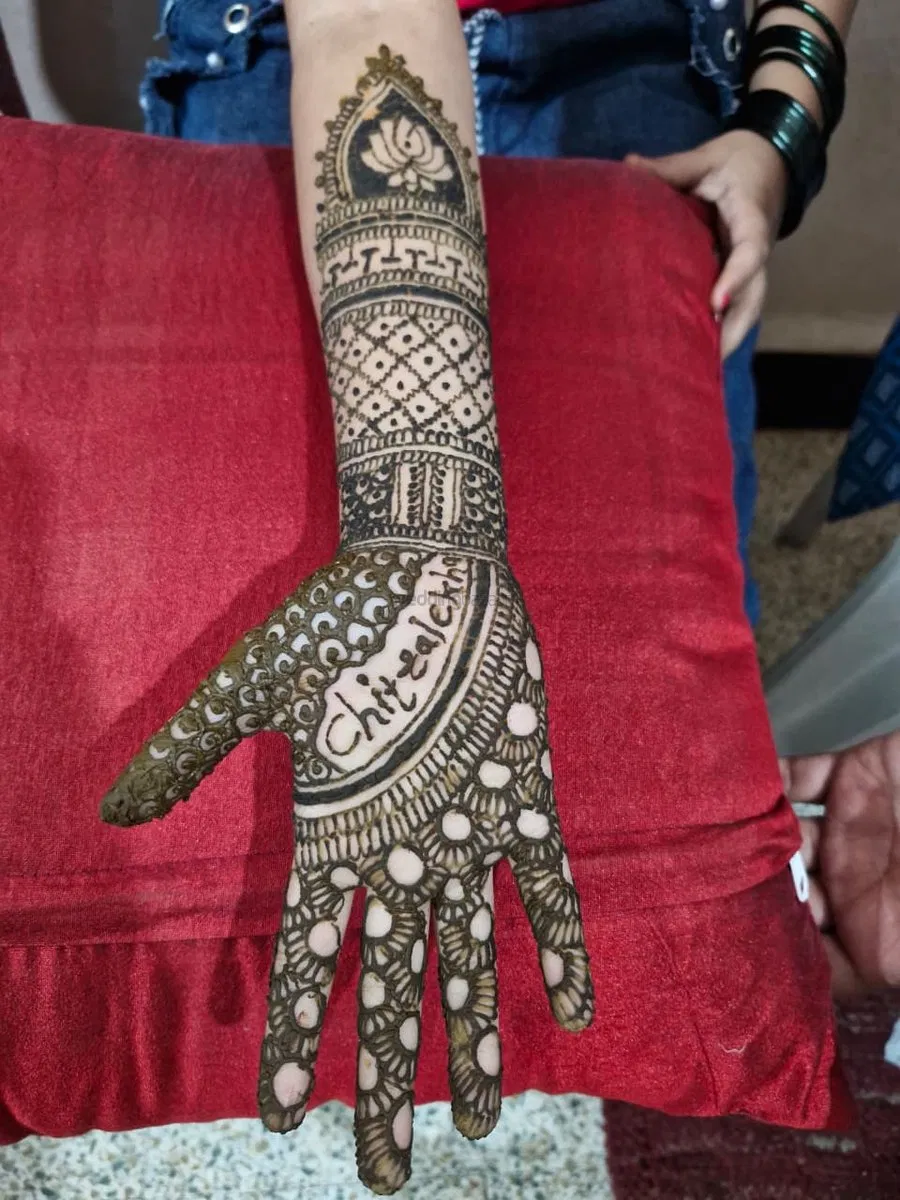 Back Hand Mehndi Design
