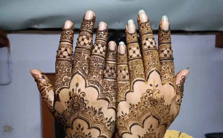 Front Hand Mehndi Design