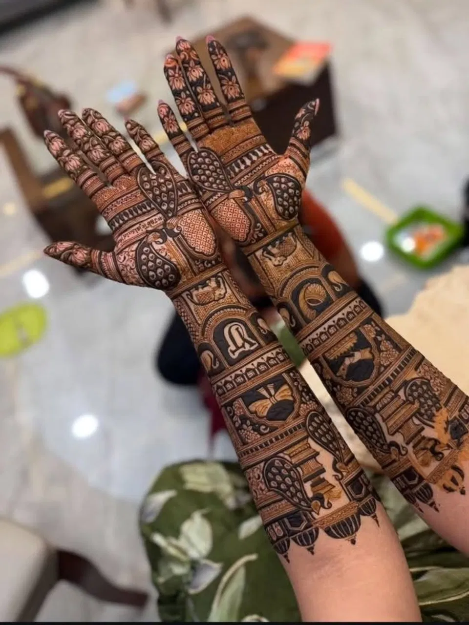 Aesthetic Bridal Full Hand Mehndi Design with Figures (11)
