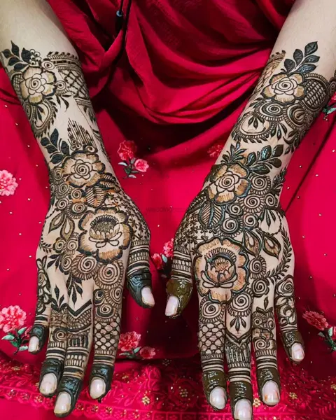 full hand mehndi design
