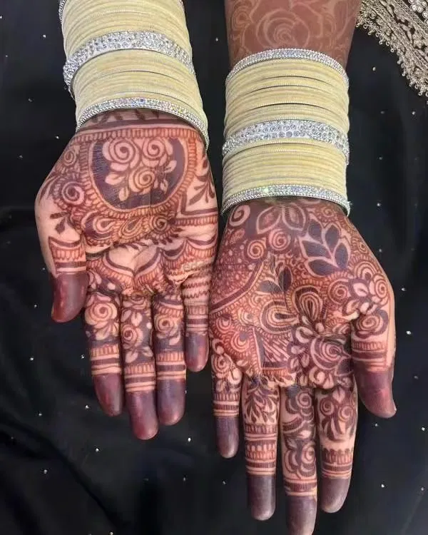 Back Hand Mehndi Design