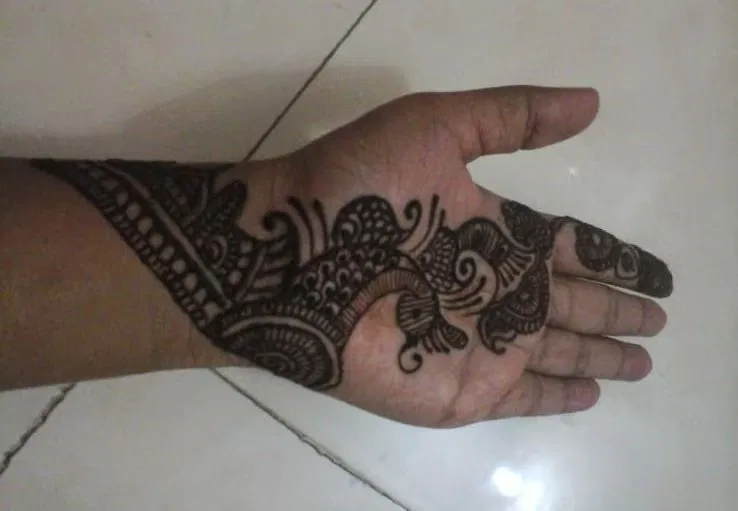 Front Hand Mehndi Design