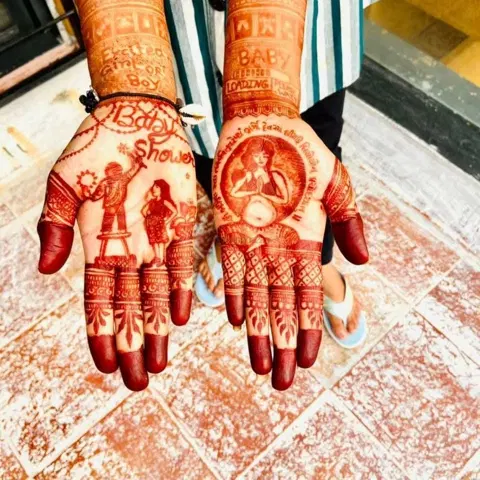 front hand mehndi design