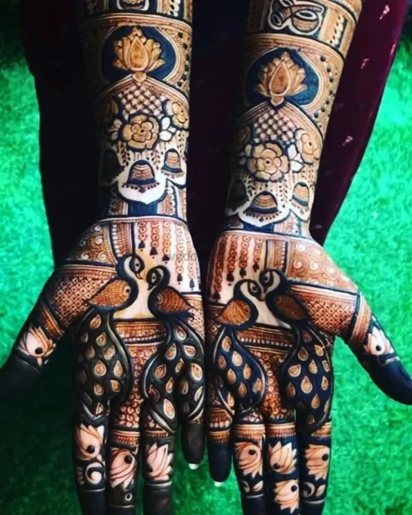 Mehndi Design with Figures and Peacock