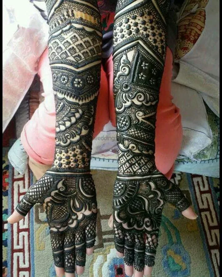 Back Hand Mehndi Design with Figures