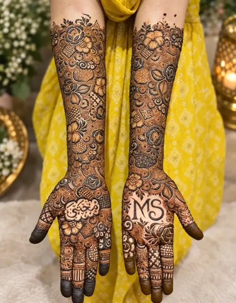 aesthetic front hand mehndi design