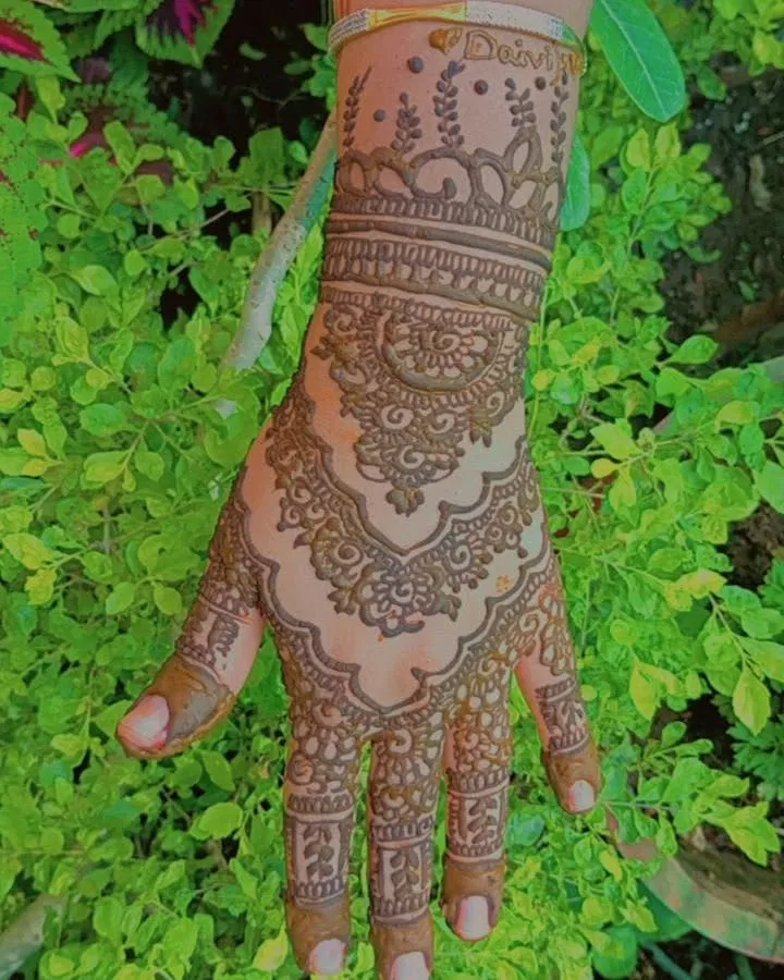Back Hand Mehndi Design