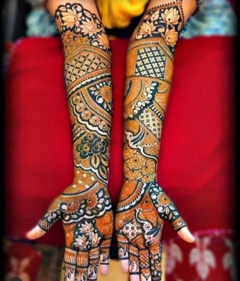 figure back hand mehndi design