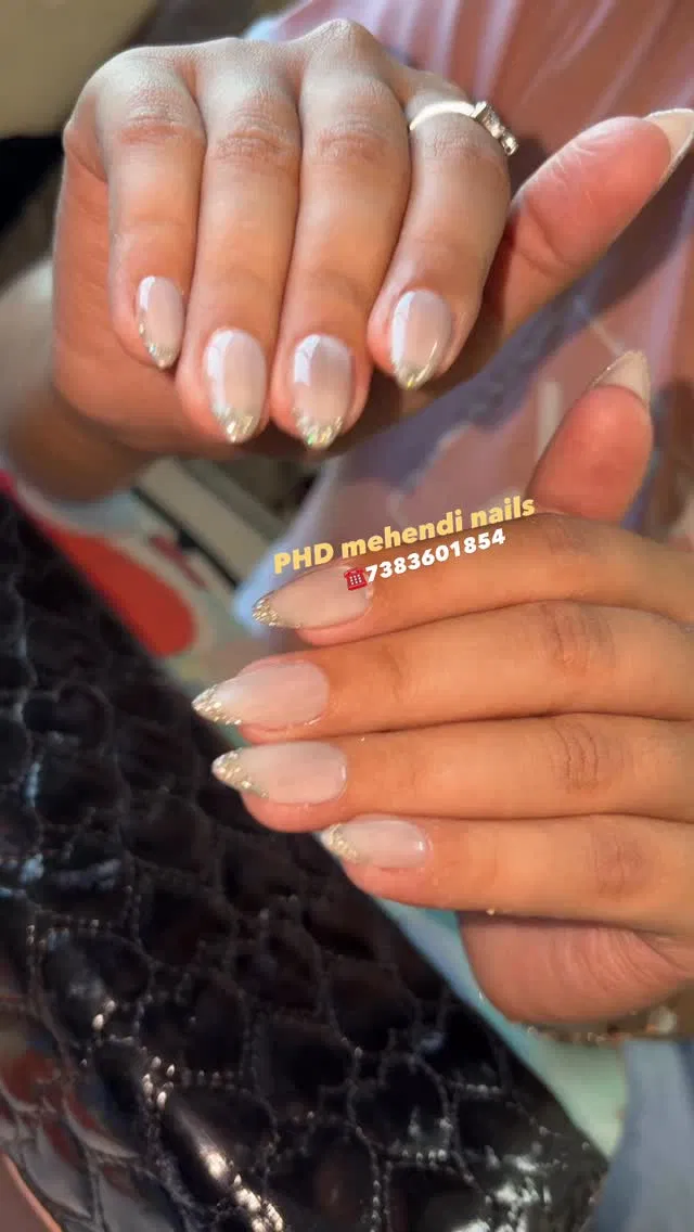 Aesthetic Simple Finger Mehndi Design