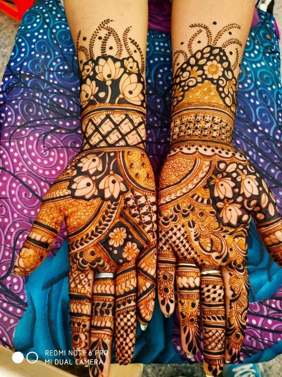 Front Hand Mehndi Design with Figures