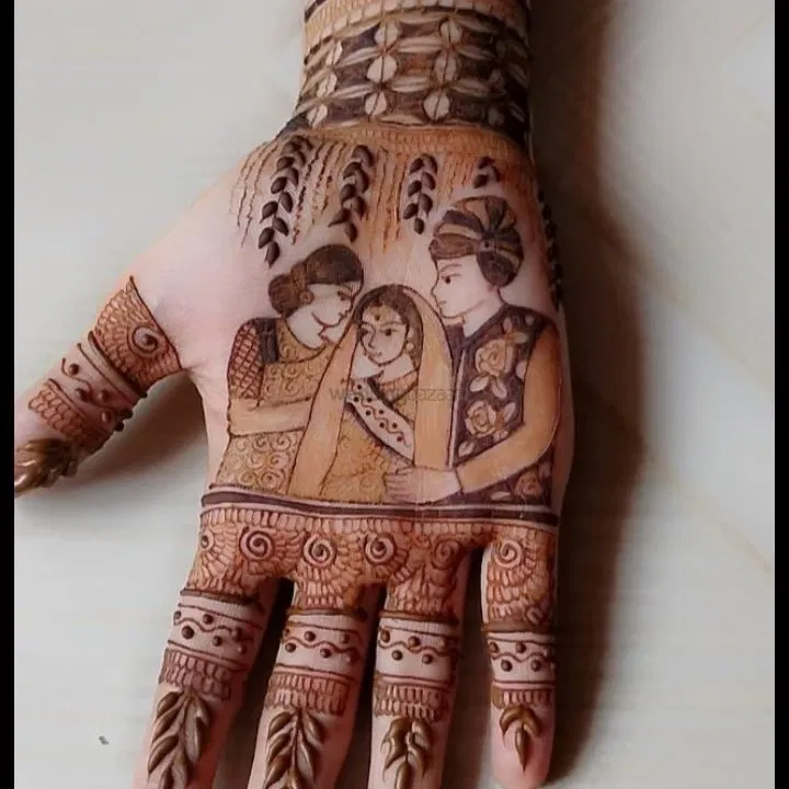 Mehndi Design with Figures