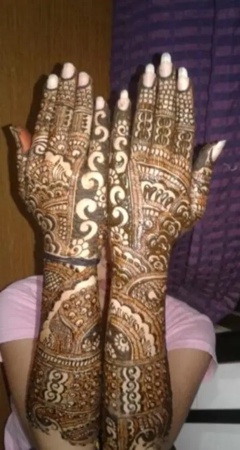 full hand mehndi design