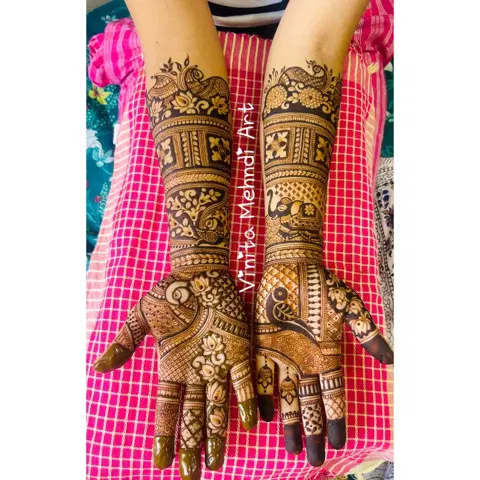 figure full hand mehndi design