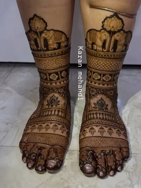 figure foot mehndi design