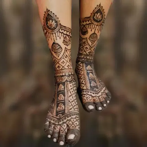 figure foot mehndi design