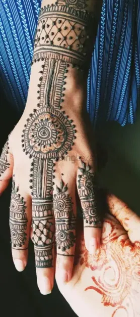 Back Hand Mehndi Design with Gol Tikki