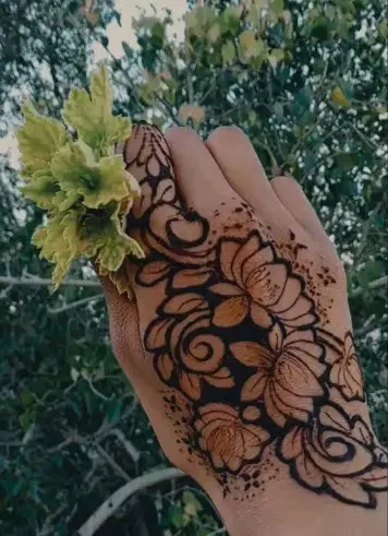 arabic simple front hand mehndi design