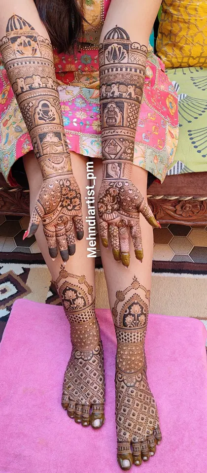 front hand mehndi design