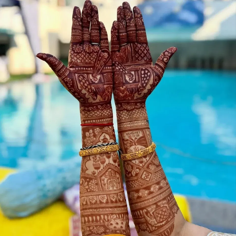 Front Hand Mehndi Design