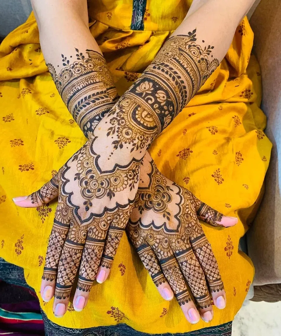 Back Hand Mehndi Design