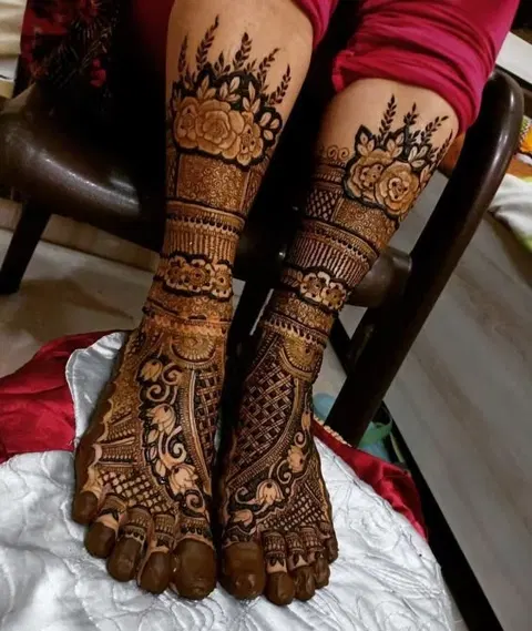 figure full hand mehndi design