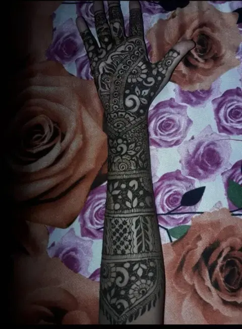 full hand mehndi design