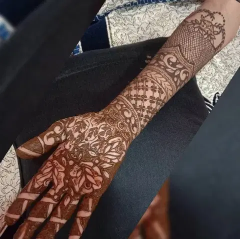 full hand mehndi design