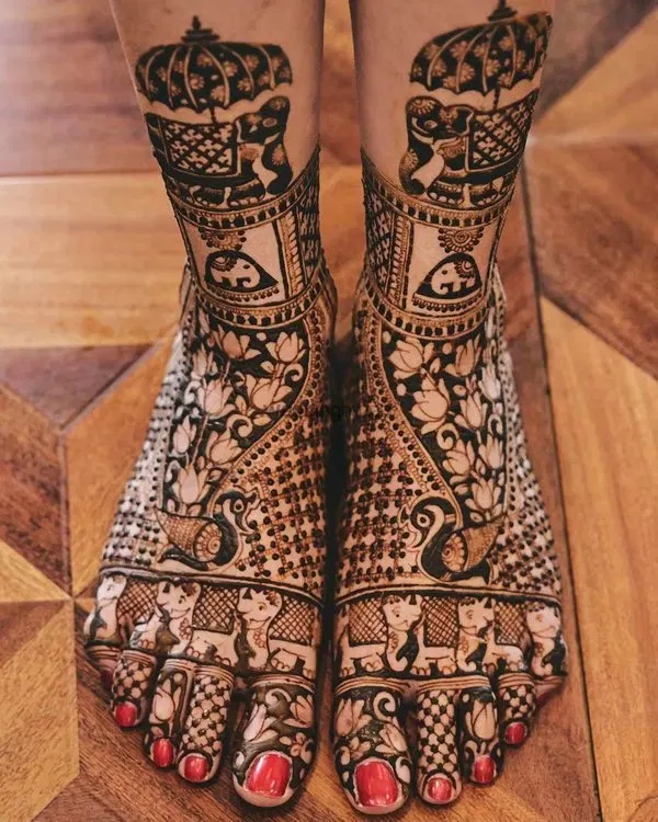 Foot Mehndi Design with Figures
