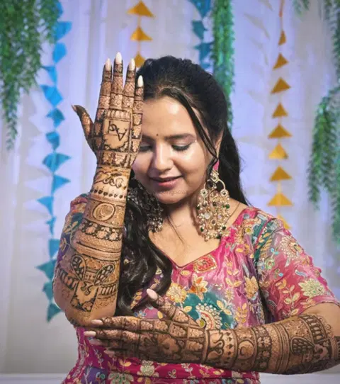 figure full hand mehndi design