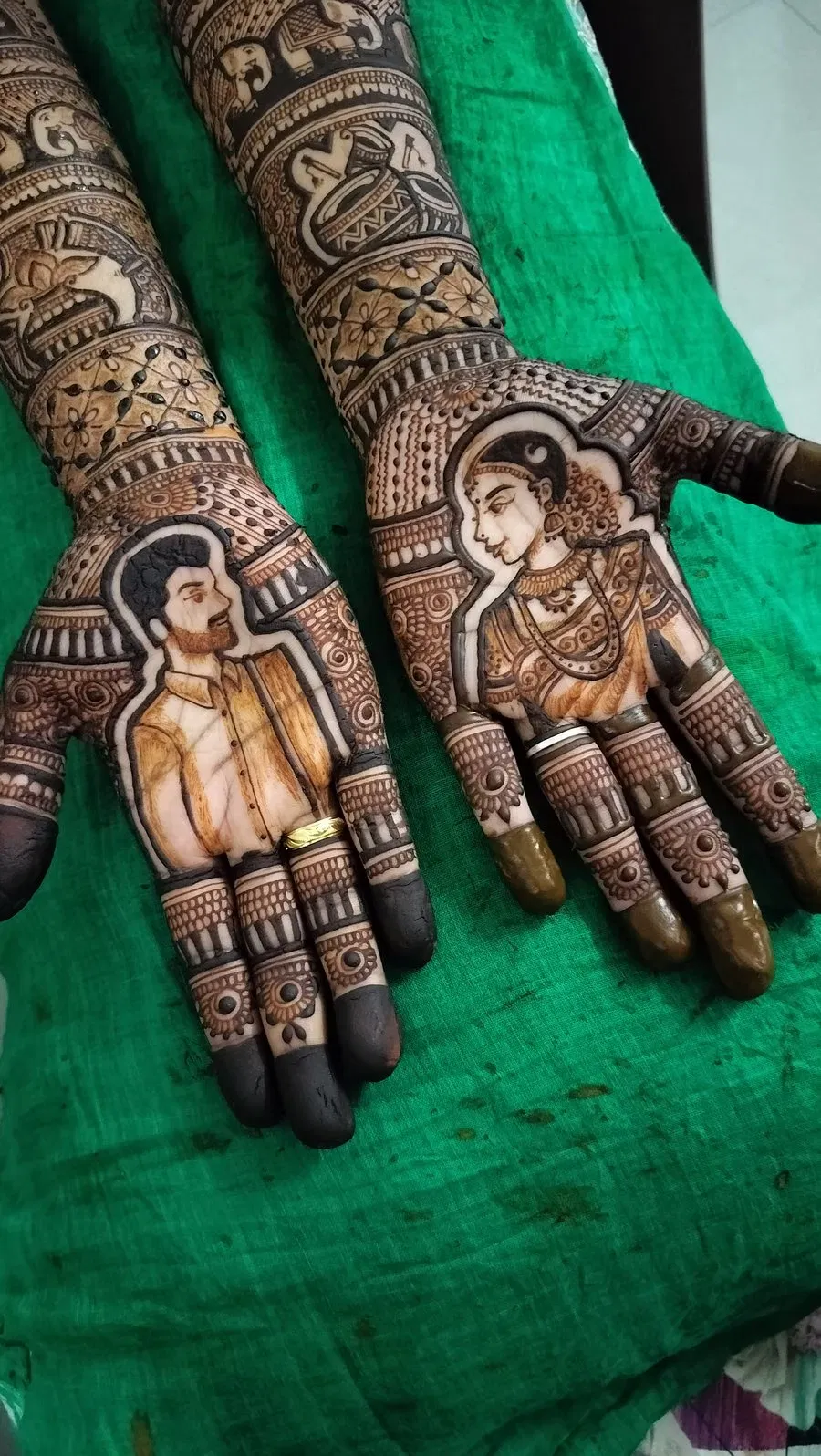 Mehndi Design with Figures and Hearts