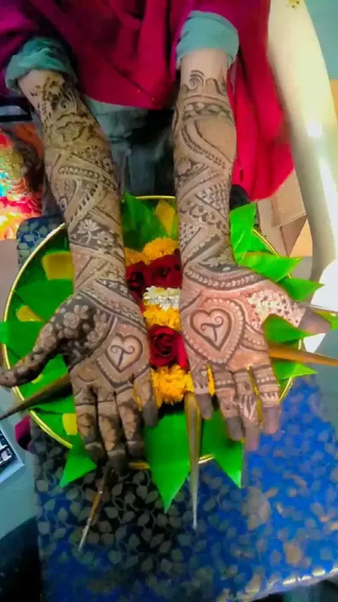 heart mehndi design