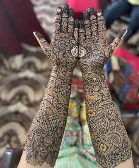 full hand mehndi design