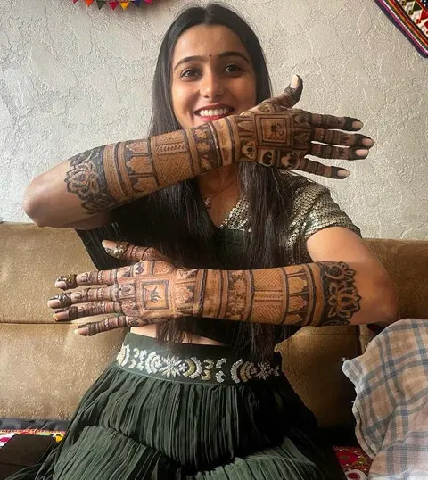 full hand mehndi design