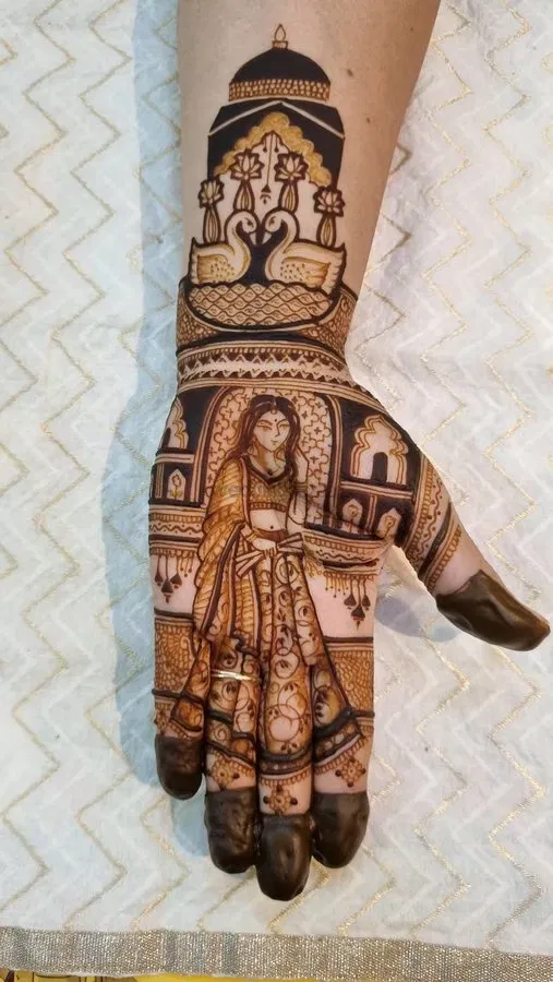 Mehndi Design with Figures (2)