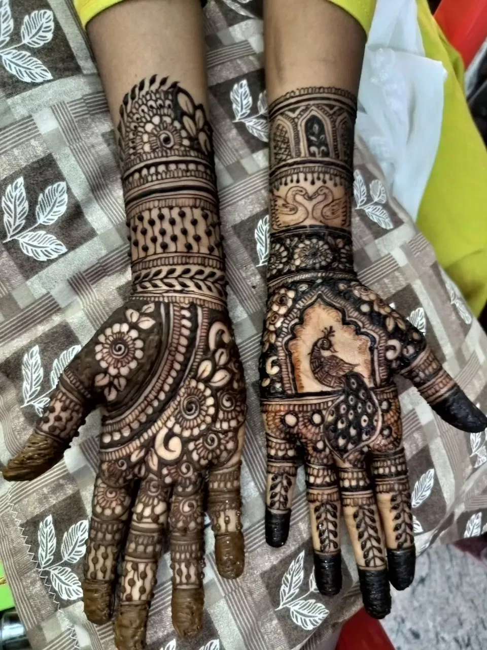Mehndi Design with Figures