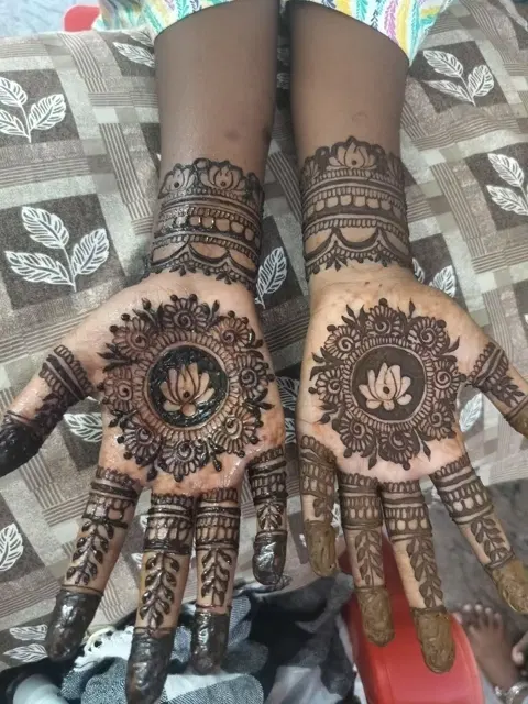 circle mehndi design