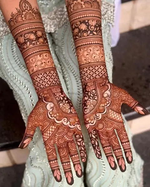 full hand mehndi design