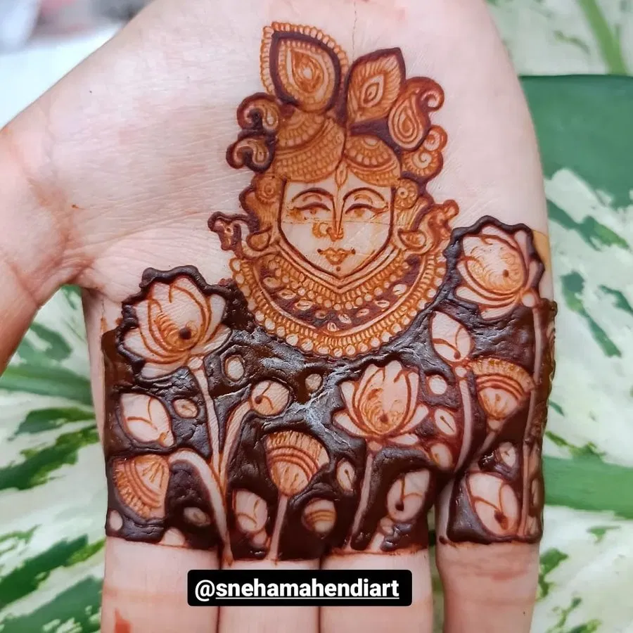 Mehndi Design with Figures