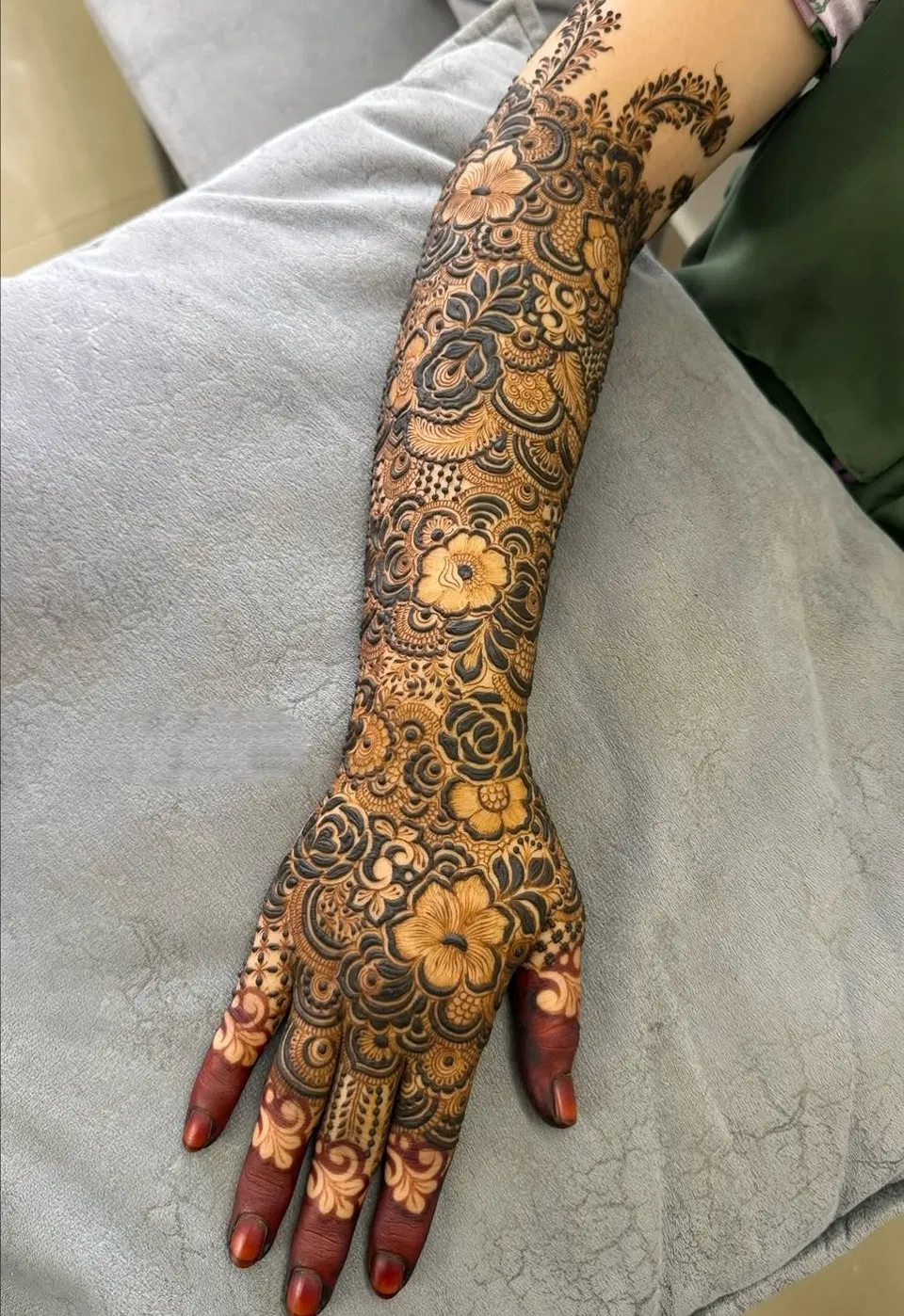Bridal Pakistani Back Hand Mehndi Design with Flowers