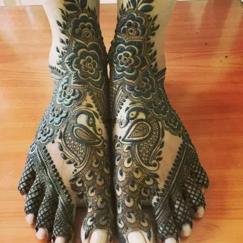 peacock foot mehndi design