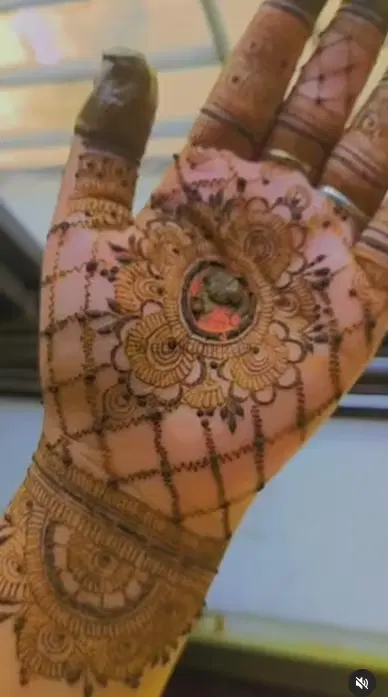circle mehndi design