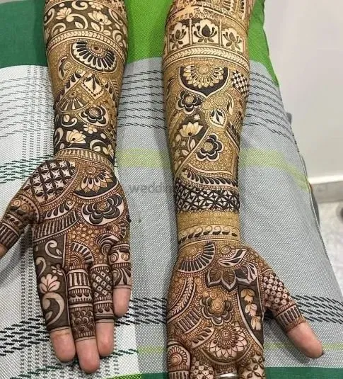 Full Hand Mehndi Design with Figures