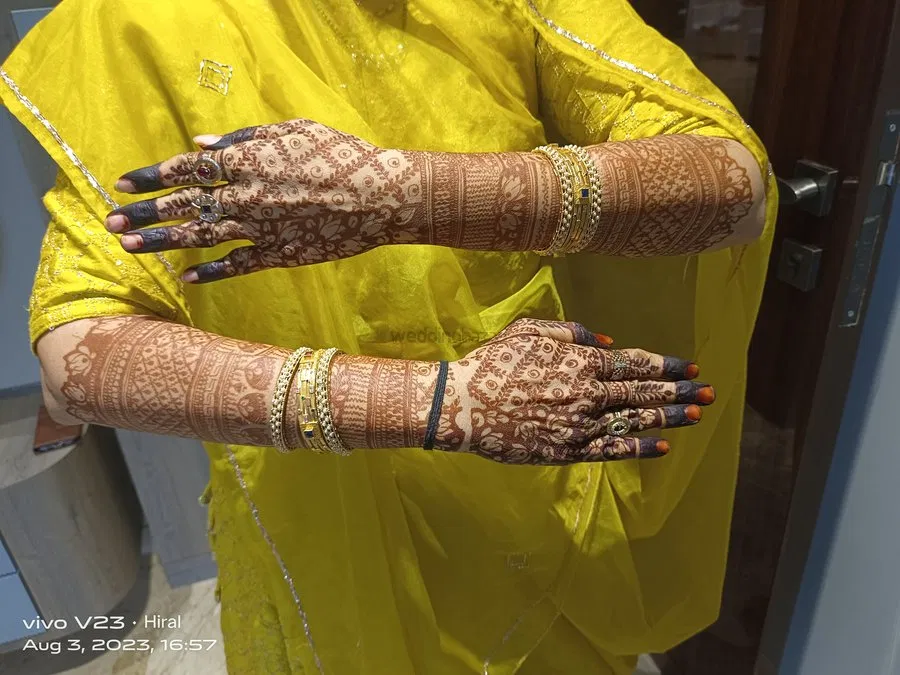 Full Hand Mehndi Design (2)