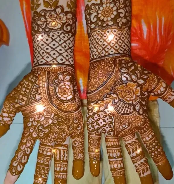 Mehndi Design with Figures