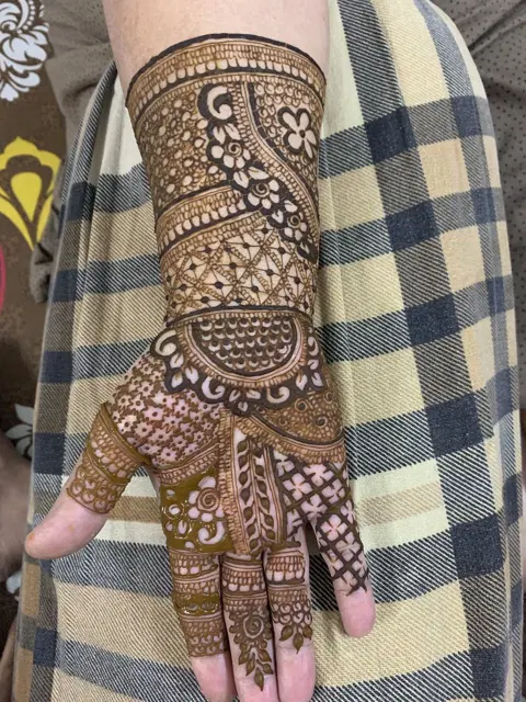 full hand mehndi design
