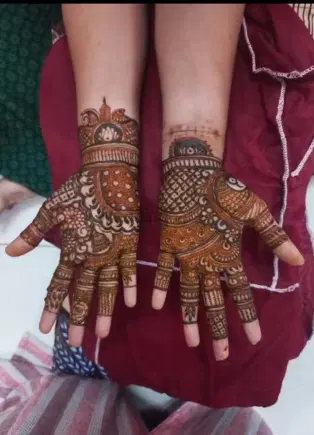 figure mehndi design