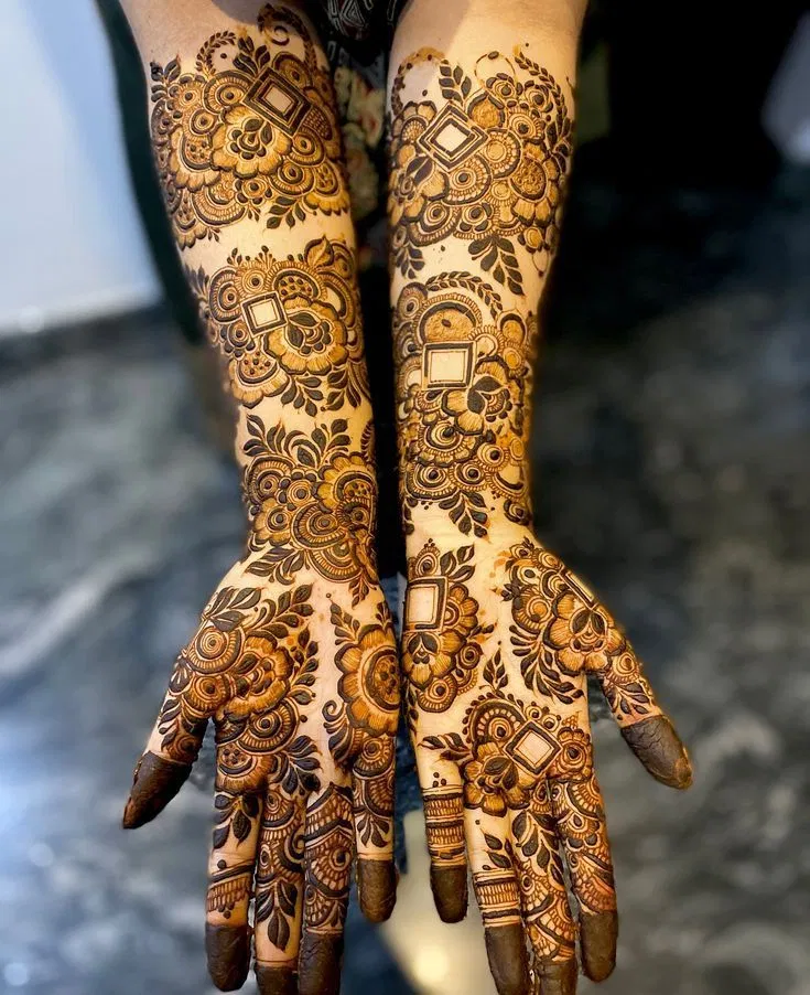 Aesthetic Bridal Arm Mehndi Design with Jaal