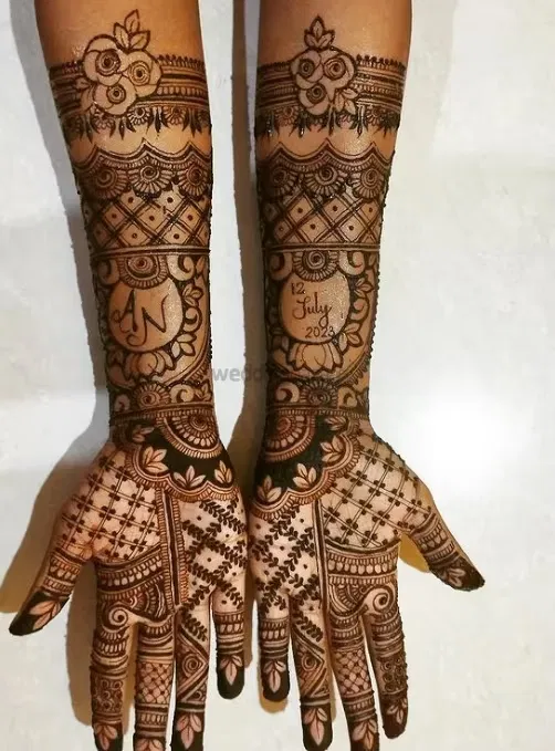 Full Hand Mehndi Design with Figures