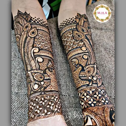 figure mehndi design
